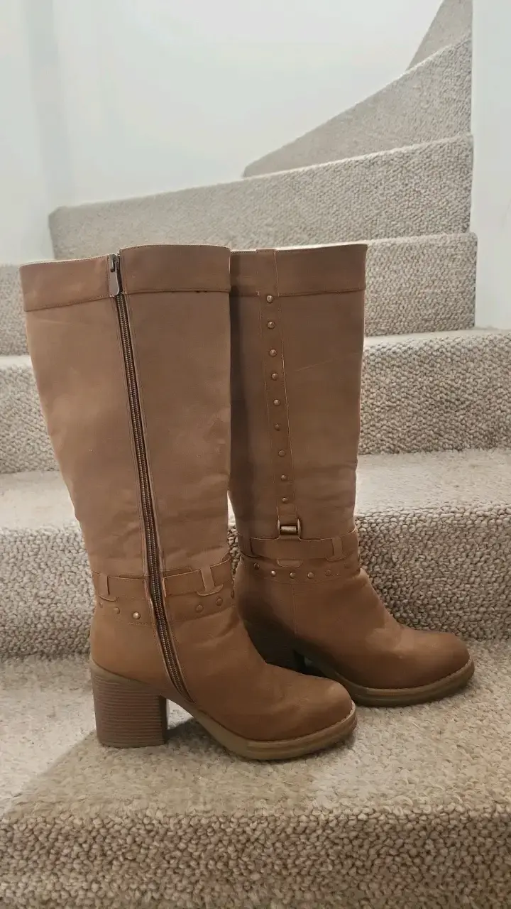 Botas de cuero marrón con tacón alto - 3