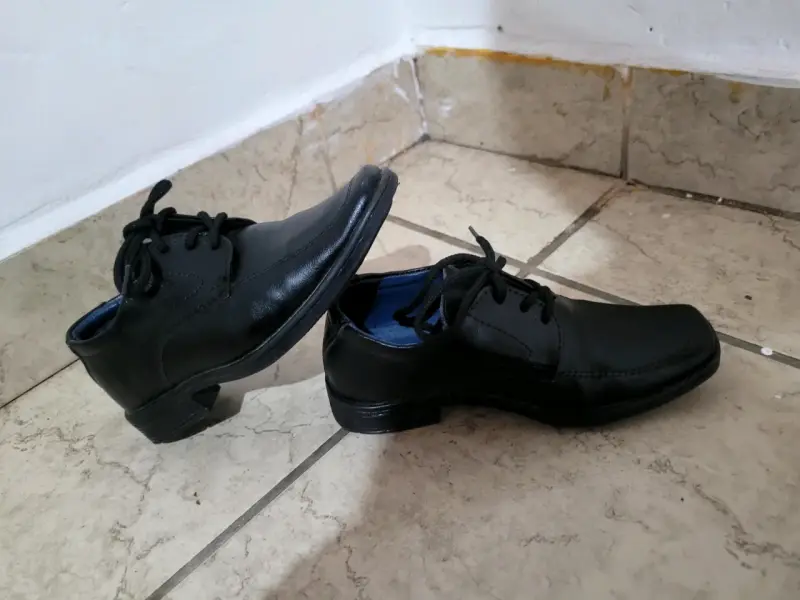 Talla#25 Zapatos de vestir negros para niño. - 1