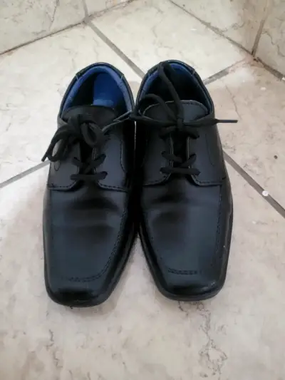 Talla#25 Zapatos de vestir negros para niño. - miniatura 3