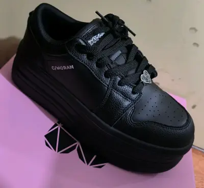 Zapatillas negras de cuero C/Moran - miniatura 1