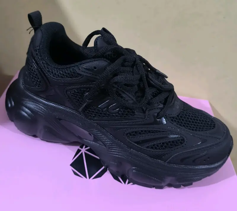 Zapatillas deportivas negras C/MORA vegan - 1
