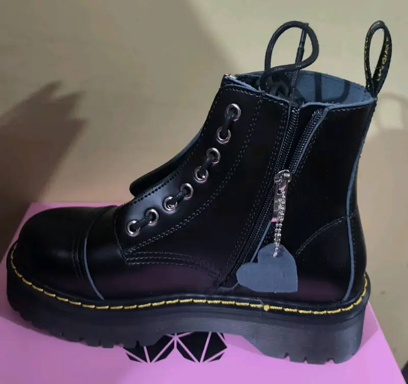 Botas negras de cuero con cierre lateral - 3