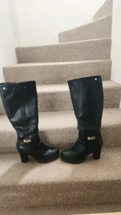Botas de cuero negras con tacón alto - miniatura 2