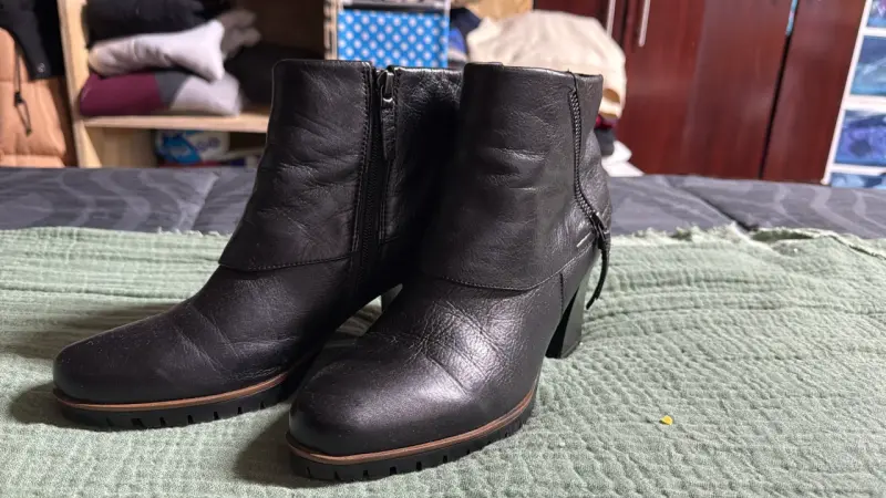 Botines de cuero negro con tacón - 2