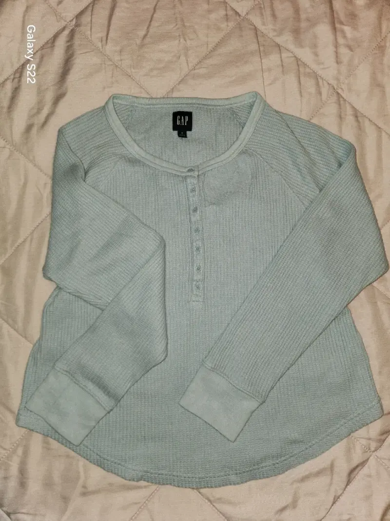 Polera manga larga GAP gris para mujer