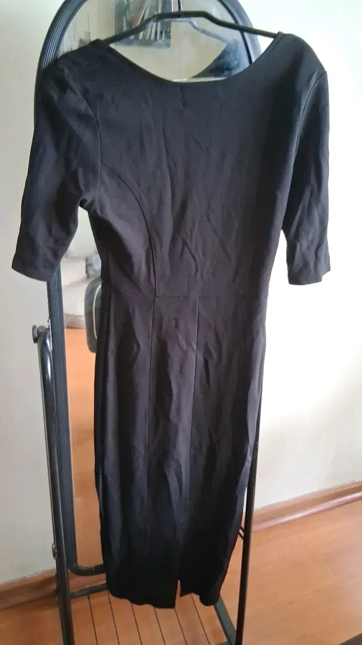 Vestido negro de manga tres cuartos - 2