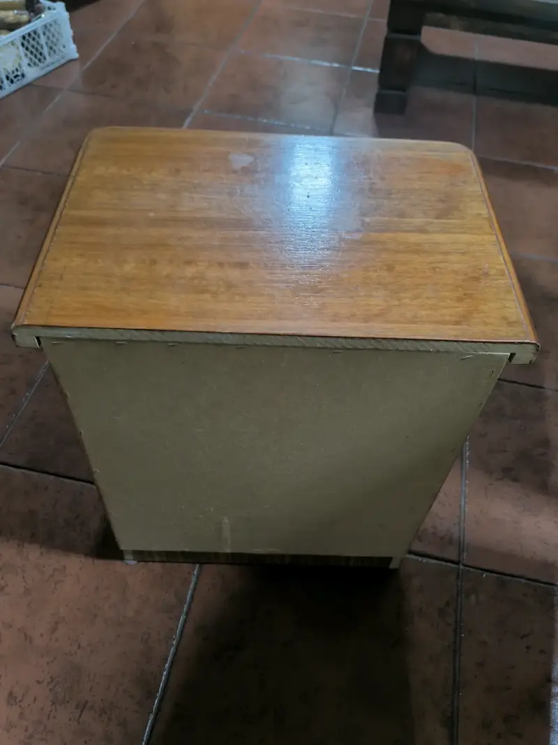 Velador de madera con cajón y puerta - 6