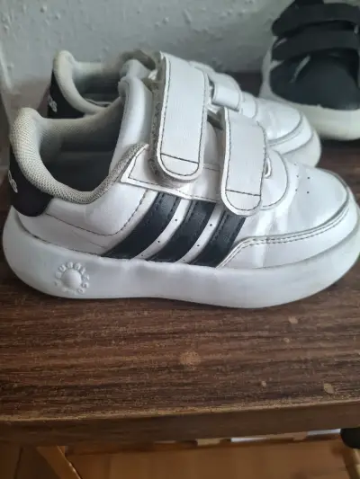 Zapatillas deportivas negras para niños Adidas con velcro - miniatura 5