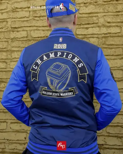 Polerón Champion azul con logo rojo - miniatura 4