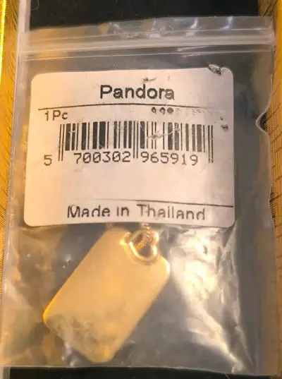 Dije rectangular grabable dorado Pandora - miniatura 3
