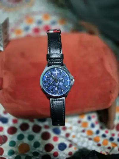 Reloj Hugo Boss azul con correa de cuero - miniatura 1