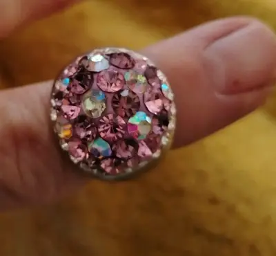 Anillo de acero inoxidabe con cicones rosas - miniatura 2