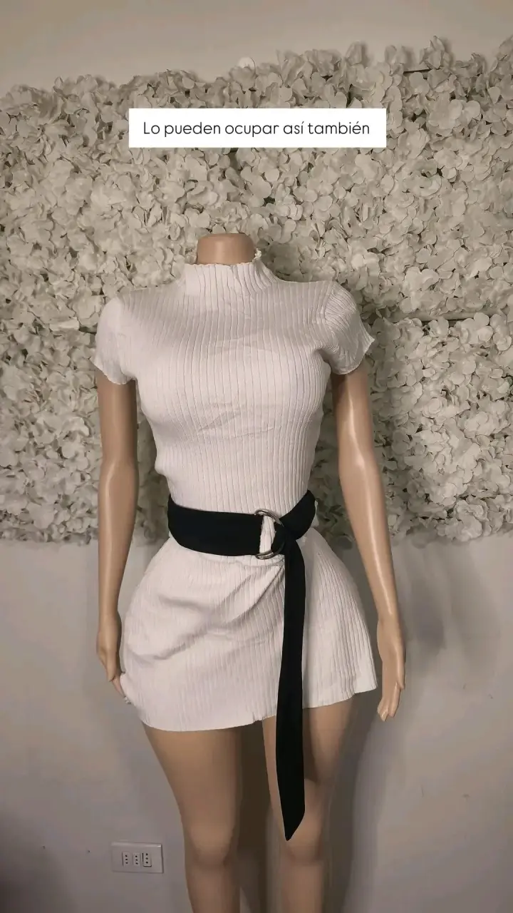 Vestido blanco ajustado - 1