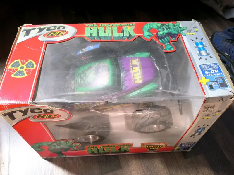 Camión Monster Jam Hulk a control remoto Tyco - 1