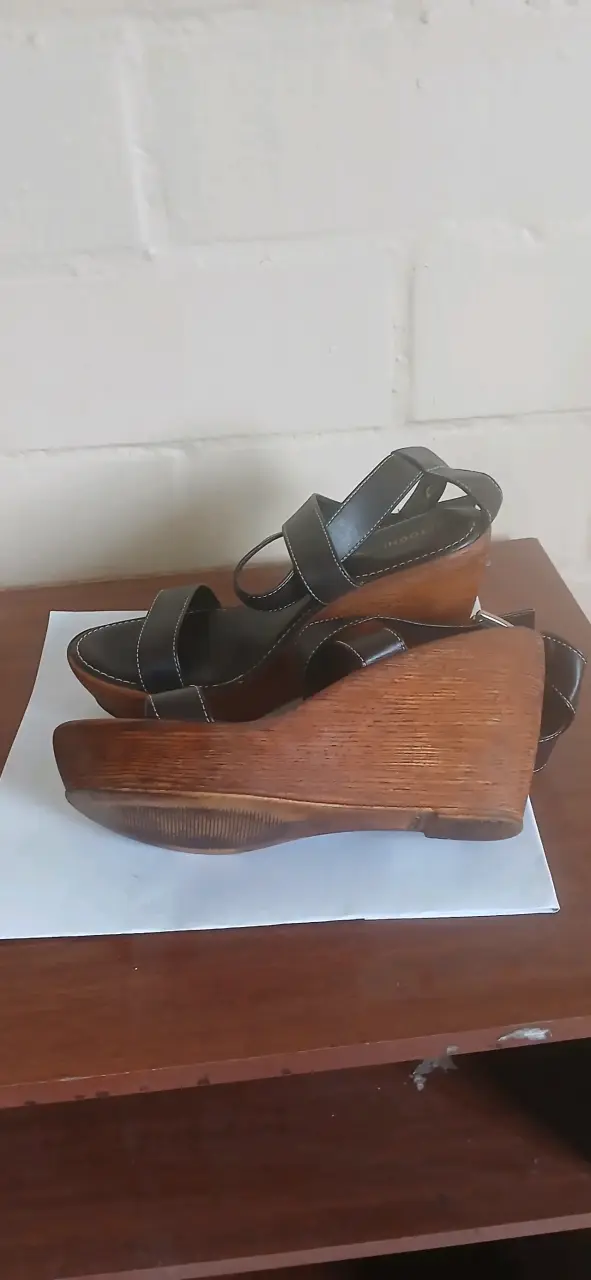 Sandalias de Cuña Negras Detogni Talla 39 - 3