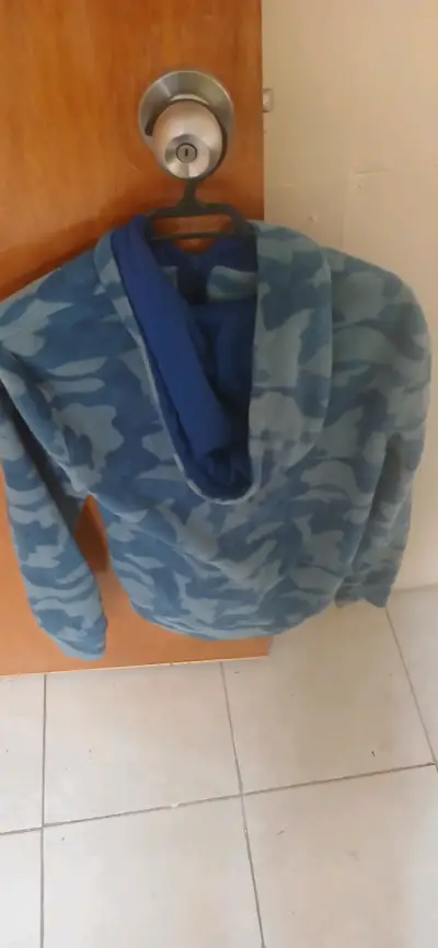 Polerón camuflado azul para niño talla 16 - miniatura 2