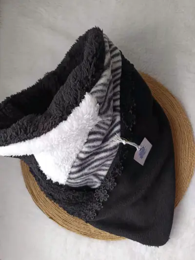 Cuellitos tipo bandanas de polar con diseño - miniatura 5