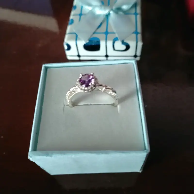 Anillo de plata con amatista y detalles brillantes - 1