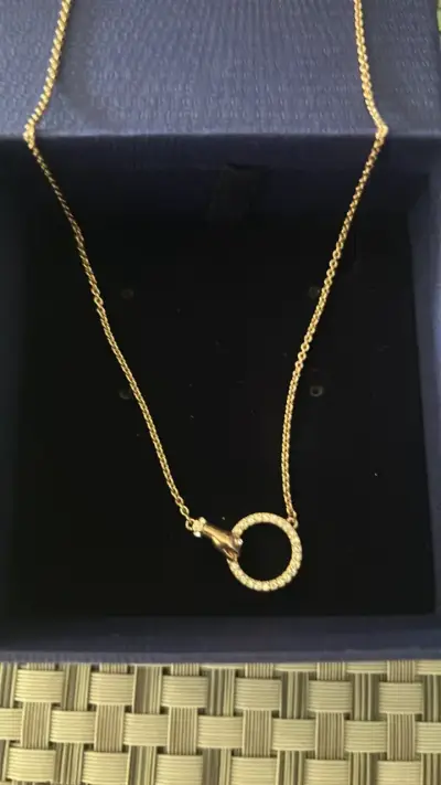 Collar Swarovski dorado con dije circular - miniatura 2