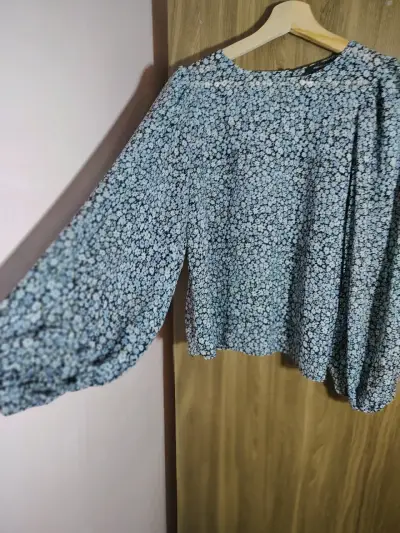 Blusa floral manga larga Primark - miniatura 1