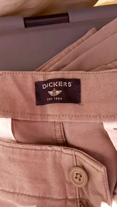 Pantalones Dockers caqui para hombre - miniatura 1