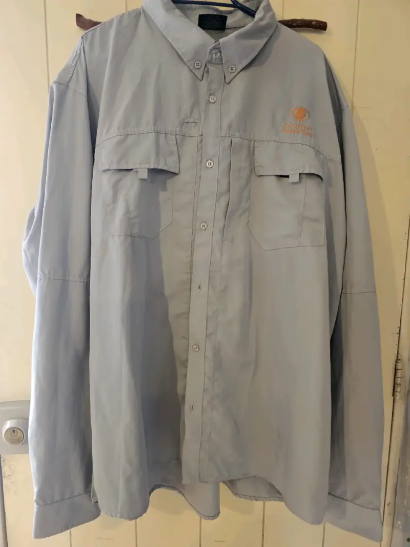 Camisa de trabajo gris con logo Codelco