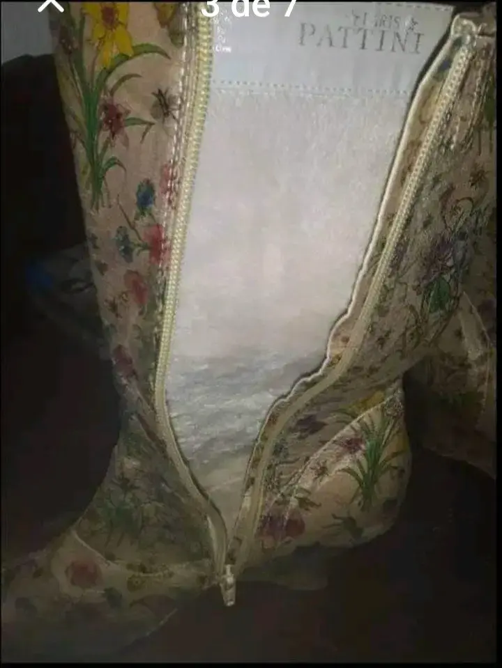 Botas de cuero sintético con estampado floral - 3