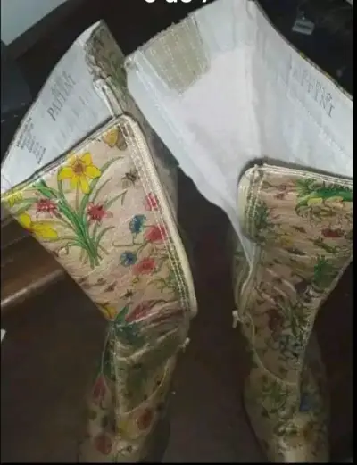 Botas de cuero sintético con estampado floral - miniatura 4