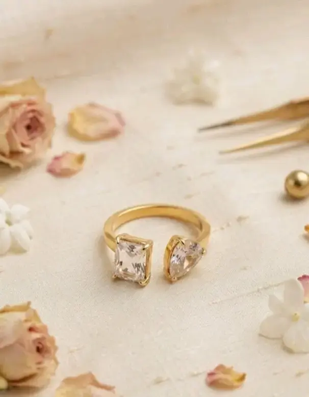 Anillo bañado 24k con gemas brillantes - 1