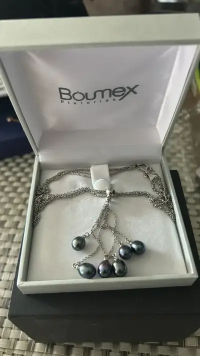 Collar de perlas Boumex con colgantes - miniatura 2