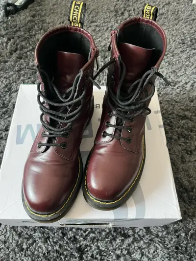 Botas estilo Dr Martens - miniatura 2