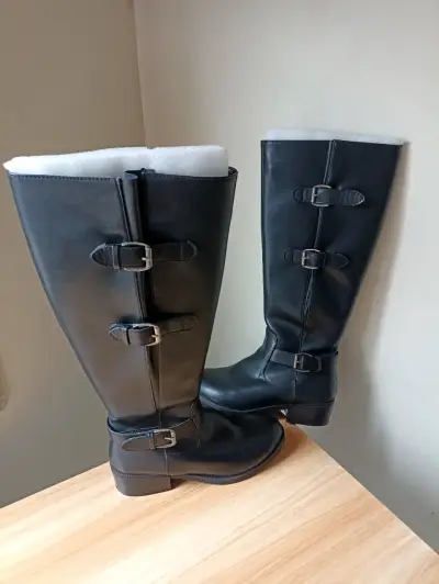 Botas negras de cuero con hebillas - miniatura 3