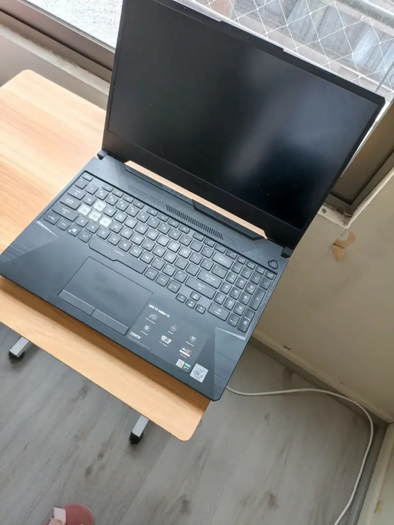 Laptop ASUS TUF Gaming en buen estado - 2