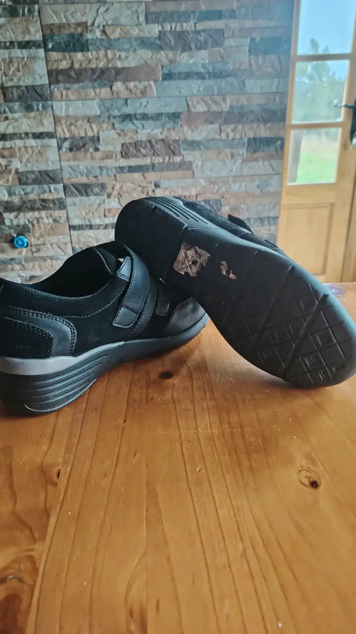 Zapatos negros de mujer con velcro - 3