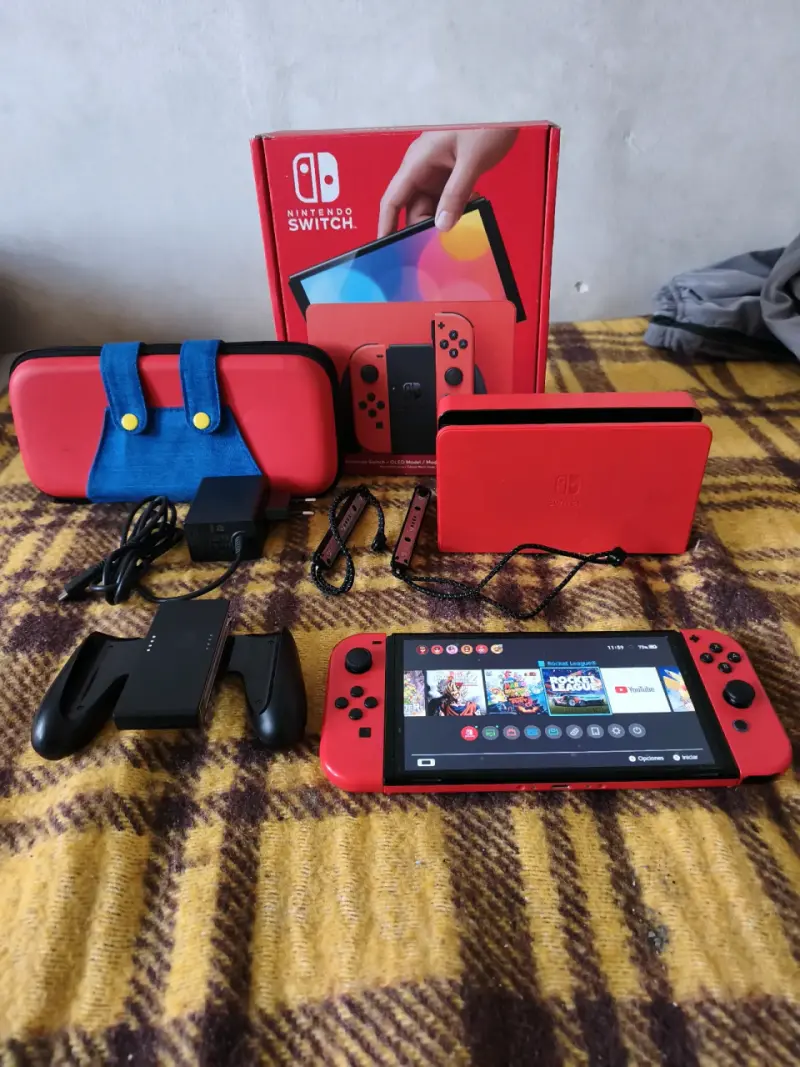 Nintendo Switch OLED Edición Mario rojo - 1