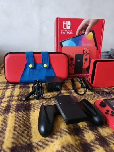 Nintendo Switch OLED Edición Mario rojo - miniatura 3