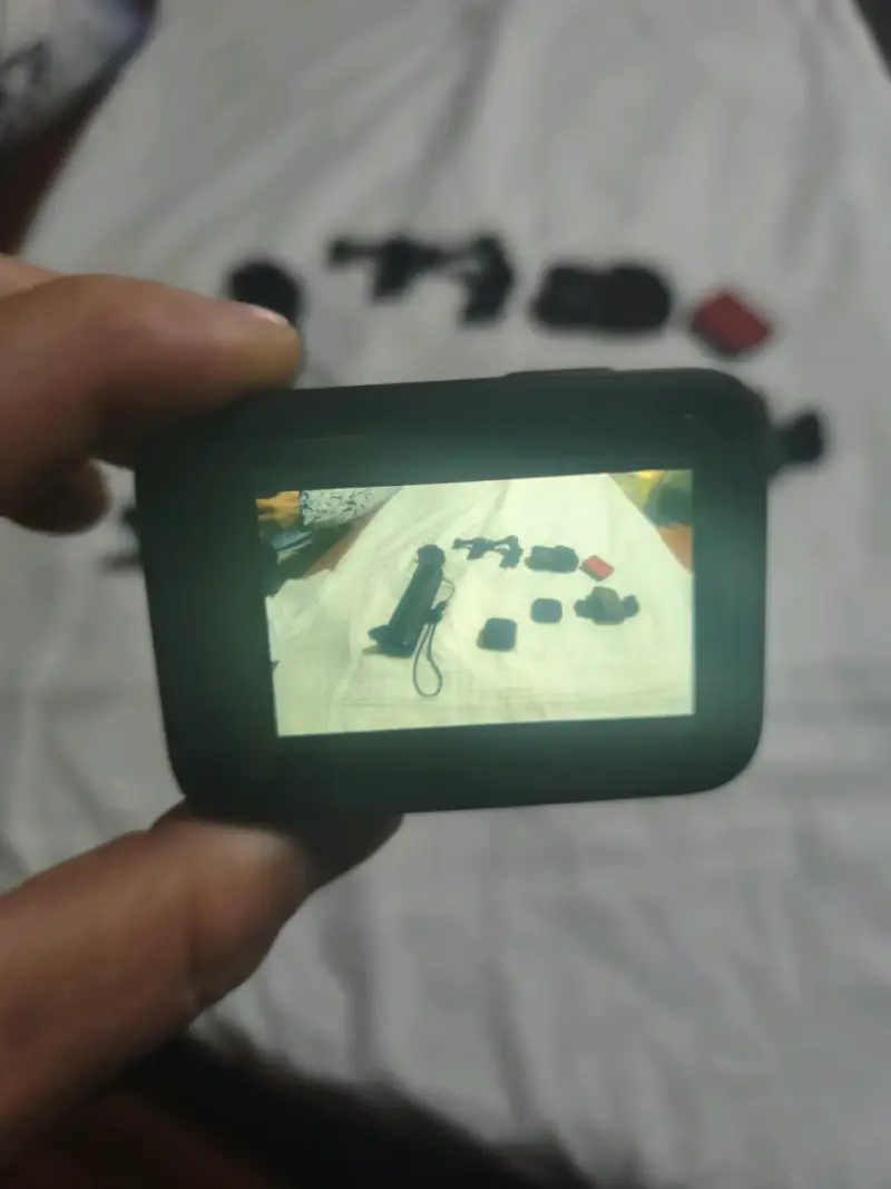 Cámara de acción GoPro con accesorios y estuche - 4
