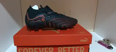 Zapatillas de futbol marca puma - miniatura 1
