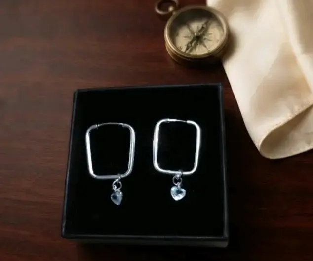 Aros de plata con colgante de corazón