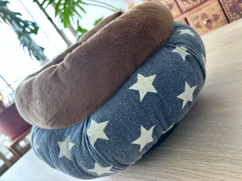 Cama para mascotas pequeña con diseño de estrellas - 4