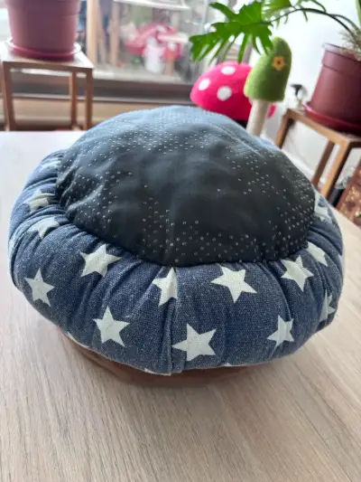 Cama para mascotas pequeña con diseño de estrellas - miniatura 5