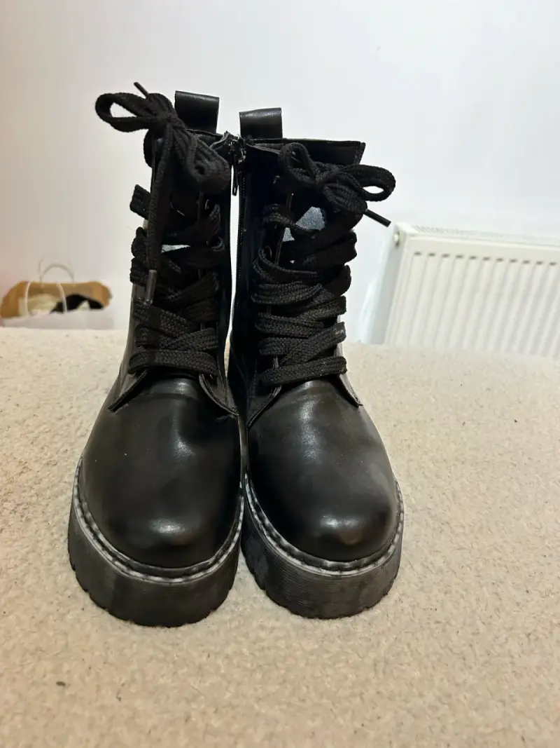 Botas negras de plataforma con cordones - 3