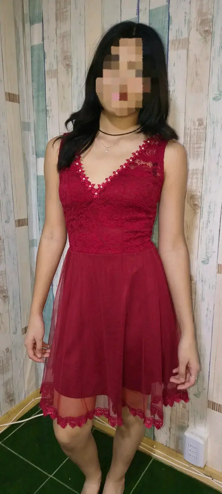 Vestido rojo de encaje para mujer
