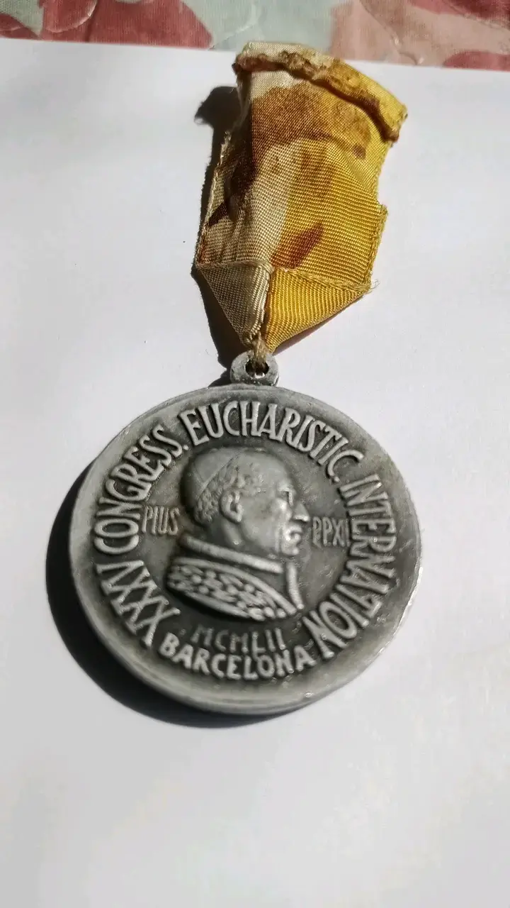 Medalla religiosa antiguaXXXV congreso eclesiastic - 4