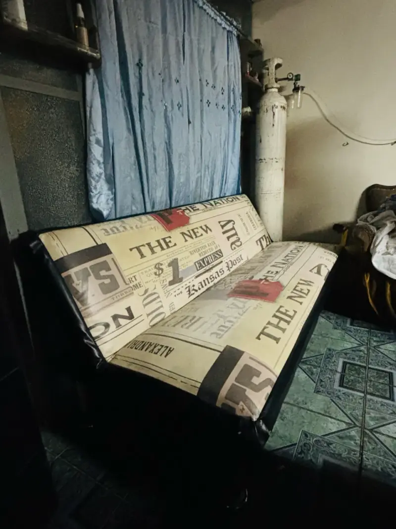 Sofá cama plegable con diseño de periódico - 3