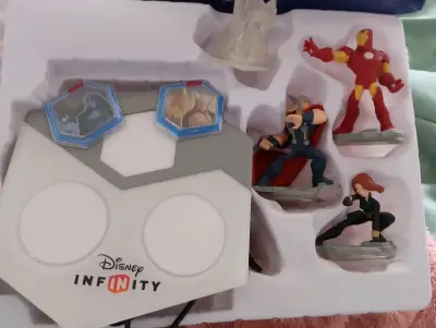 Set de Figuras Disney Infinity Marvel Super Heroes - miniatura 1