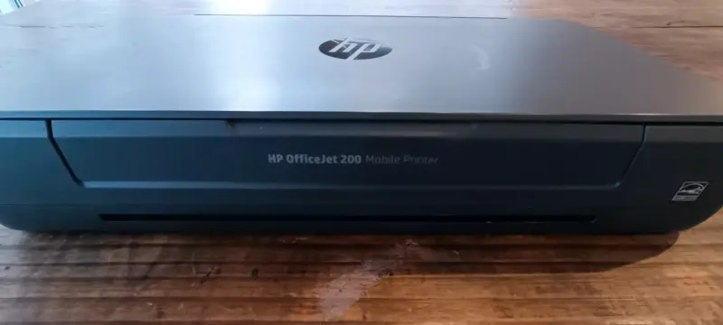 Impresora portátil HP OfficeJet 200 - 3