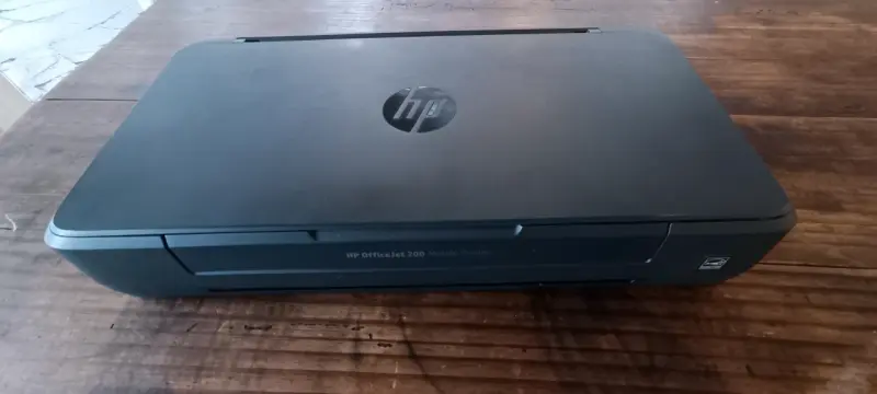 Impresora portátil HP OfficeJet 200 - 5