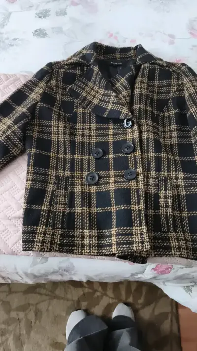 Abrigo de cuadros negro y beige para mujer - miniatura 1