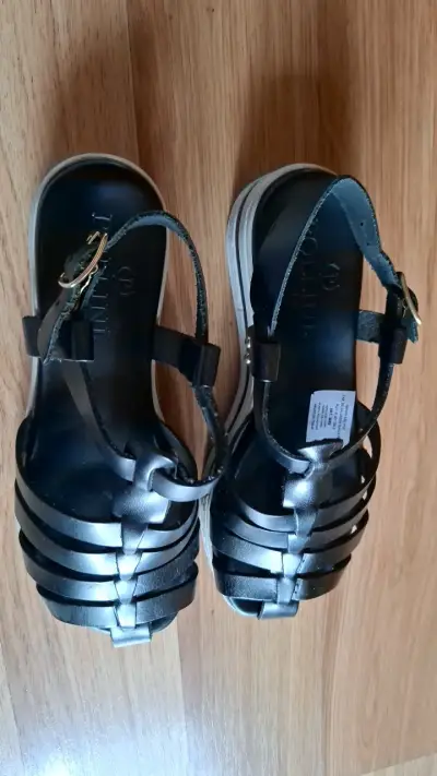 Sandalias negras de cuero para mujer - miniatura 1